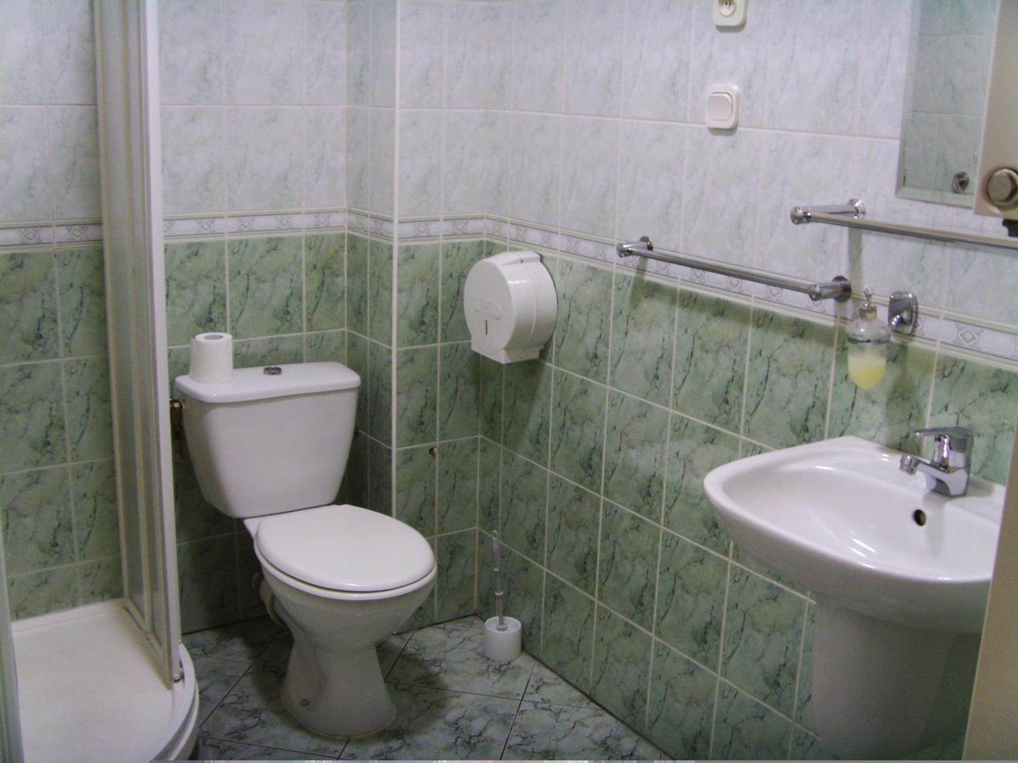 Hotel Iskra Rzeszow Dış mekan fotoğraf