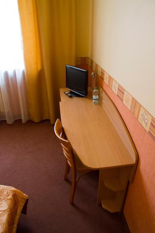 Hotel Iskra Rzeszow Oda fotoğraf